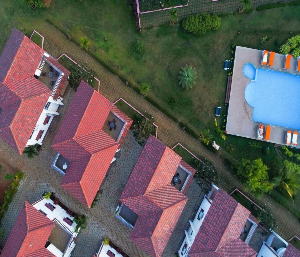 Span Suites & Villa Morjim Eksteriør bilde