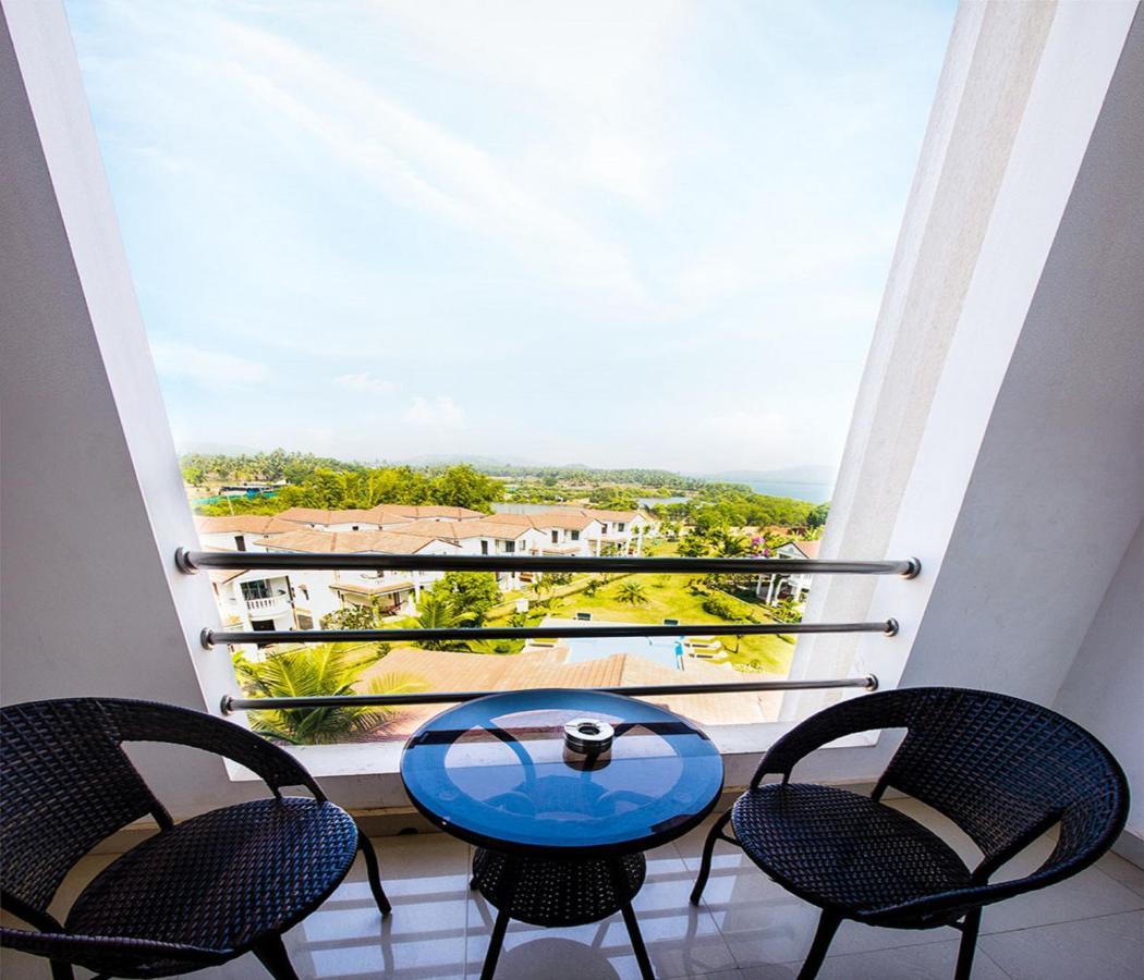 Span Suites & Villa Morjim Eksteriør bilde