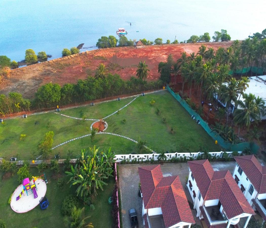 Span Suites & Villa Morjim Eksteriør bilde